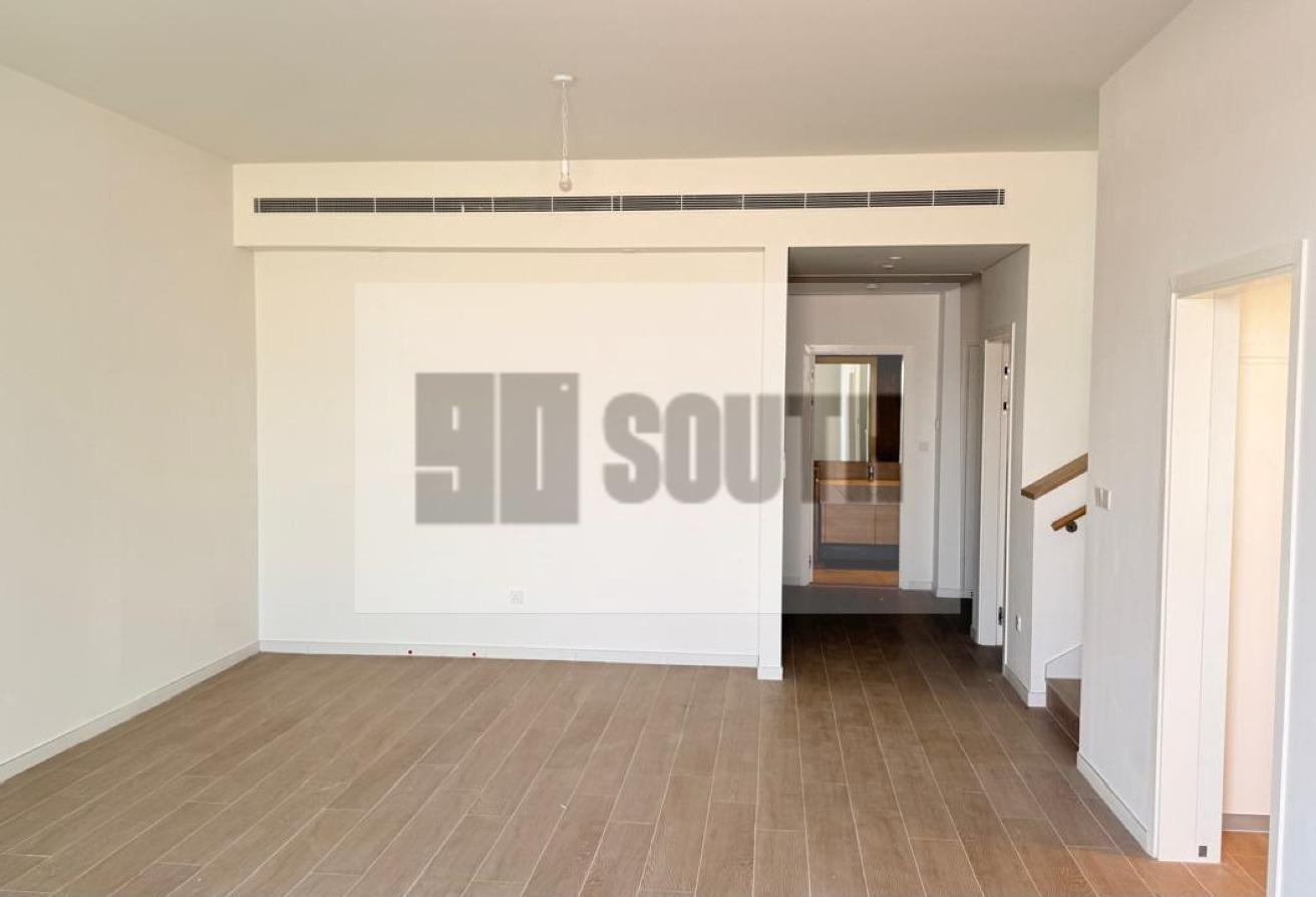 Internal Single Row | Large Plot |Ready to Move In photo 17