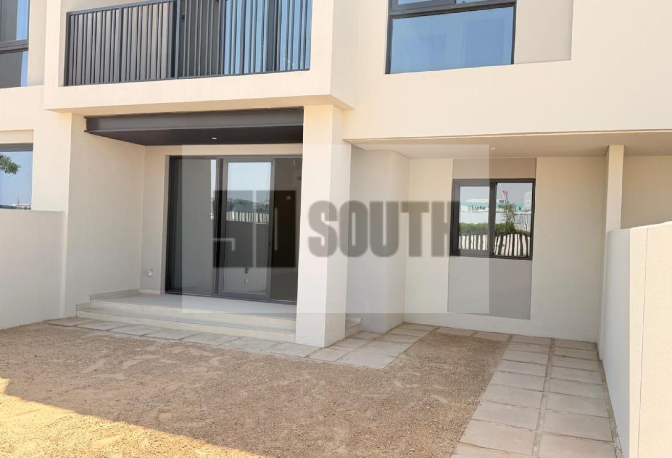 Internal Single Row | Large Plot |Ready to Move In photo 3