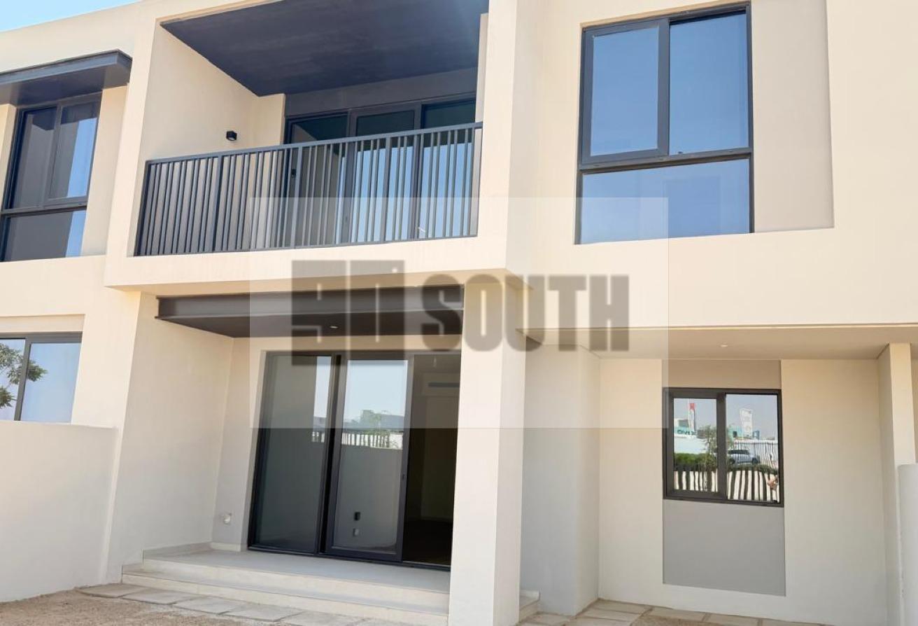 Internal Single Row | Large Plot |Ready to Move In photo 2