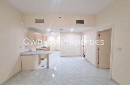 Apartment - 1 Bedroom - 2 Bathrooms for rent in Golden Sands 12 - Al Mankhool - Bur Dubai - Dubai