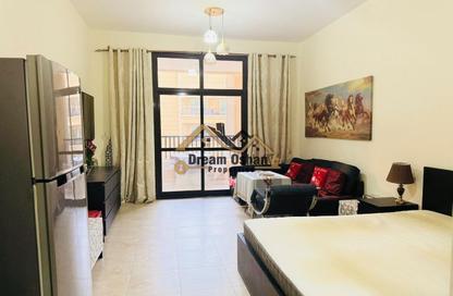 Apartment - Studio - 1 Bathroom for rent in Silicon Gates 1 - Silicon Gates - Dubai Silicon Oasis - Dubai