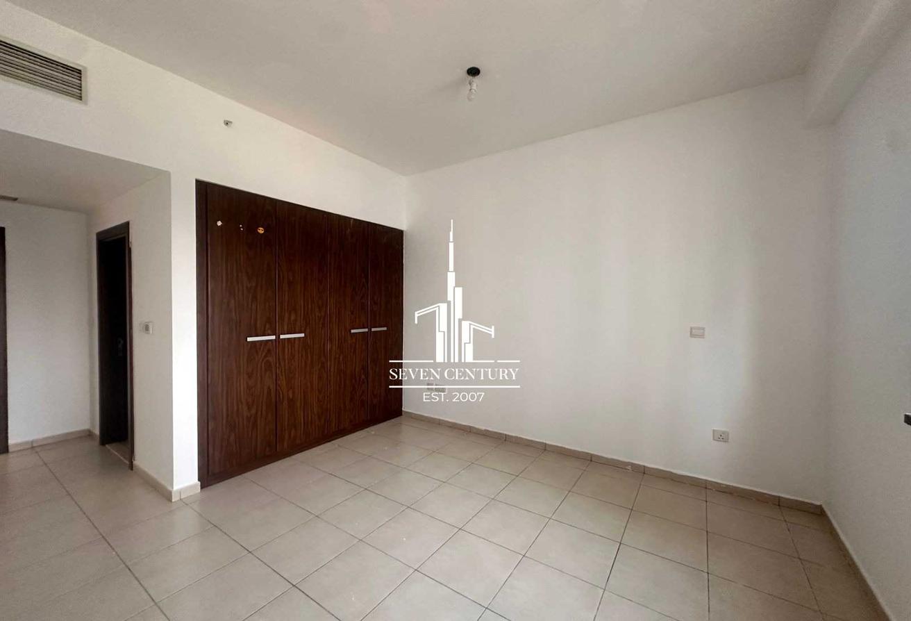 Top Quality | 3BHK | Vacant Now photo 17