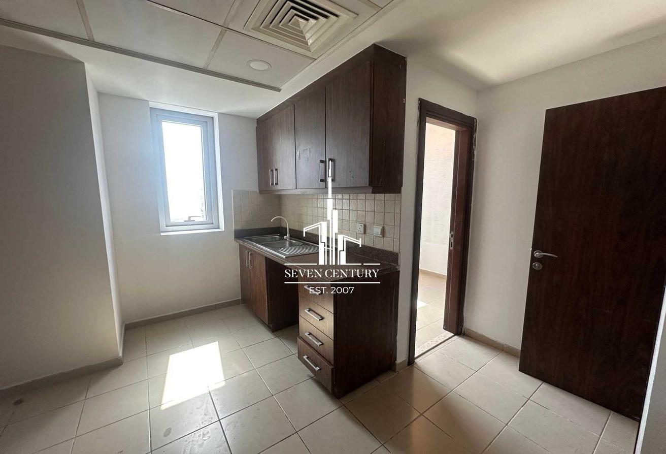 Top Quality | 3BHK | Vacant Now photo 14
