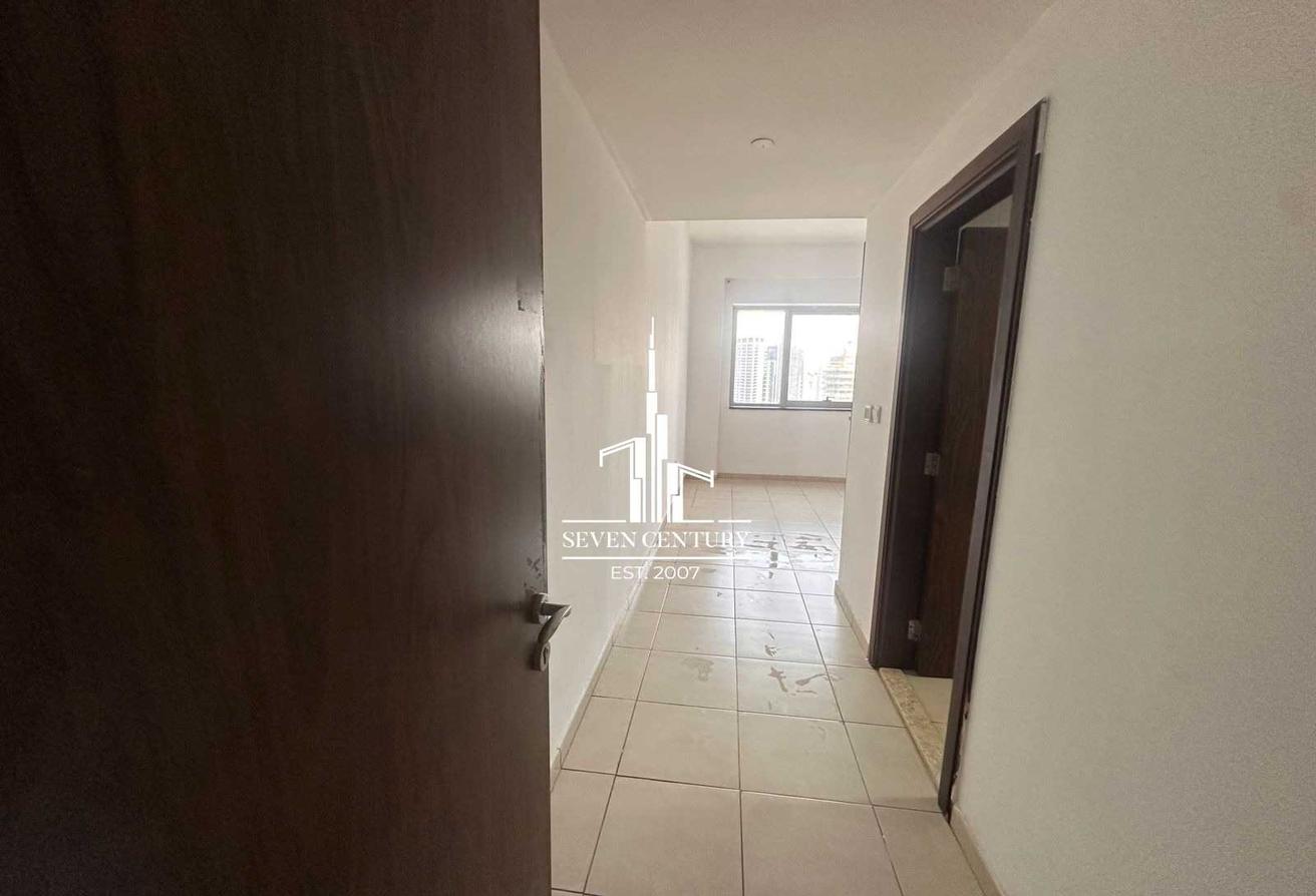 Top Quality | 3BHK | Vacant Now photo 4