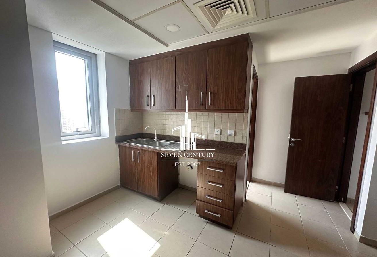 Top Quality | 3BHK | Vacant Now photo 7