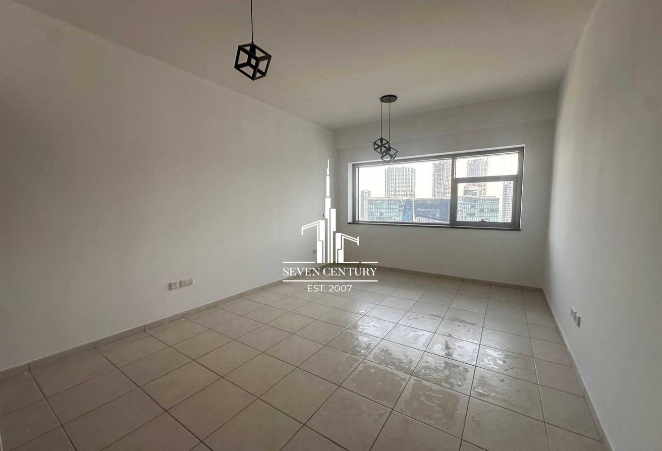 Top Quality | 3BHK | Vacant Now photo 5