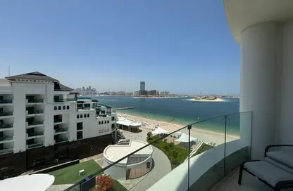Apartment - 1 Bedroom - 2 Bathrooms for rent in Royal Bay - Palm Jumeirah - Dubai