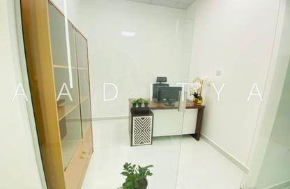 Office Space - Studio - 1 Bathroom for rent in Red Avenue - Al Garhoud - Dubai