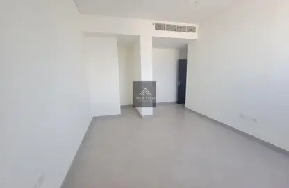 شقة - 2 غرف نوم - 2 حمامات للايجار في سراب 2 - الجادة - الشارقة