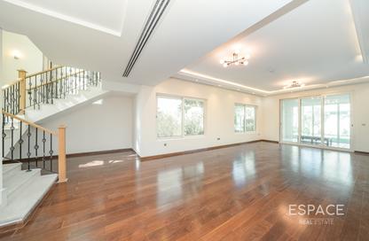Villa - 4 - 5 for sale in Legacy Nova Villas - District 9 - Jumeirah Park - Dubai