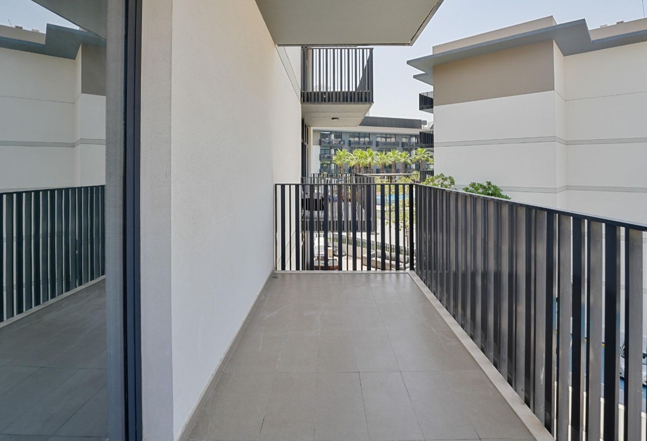 GRAND CORNER UNIT| 3 BALCONIES| POOL VIEW