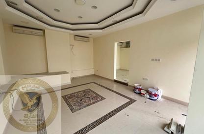 Shop - Studio - 1 Bathroom for rent in Al Qulaya'ah - Al Sharq - Sharjah