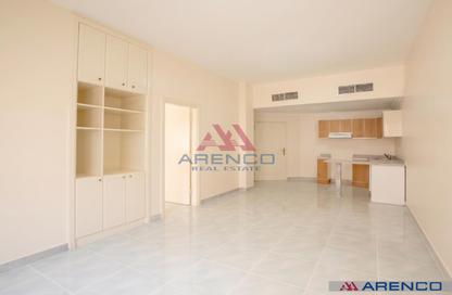 Apartment - 1 - 2 for rent in Golden Sands 12 - Al Mankhool - Bur Dubai - Dubai Apartment - 1 - 2 for rent in Golden Sands 12 - Al Mankhool - Bur Dubai - Dubai