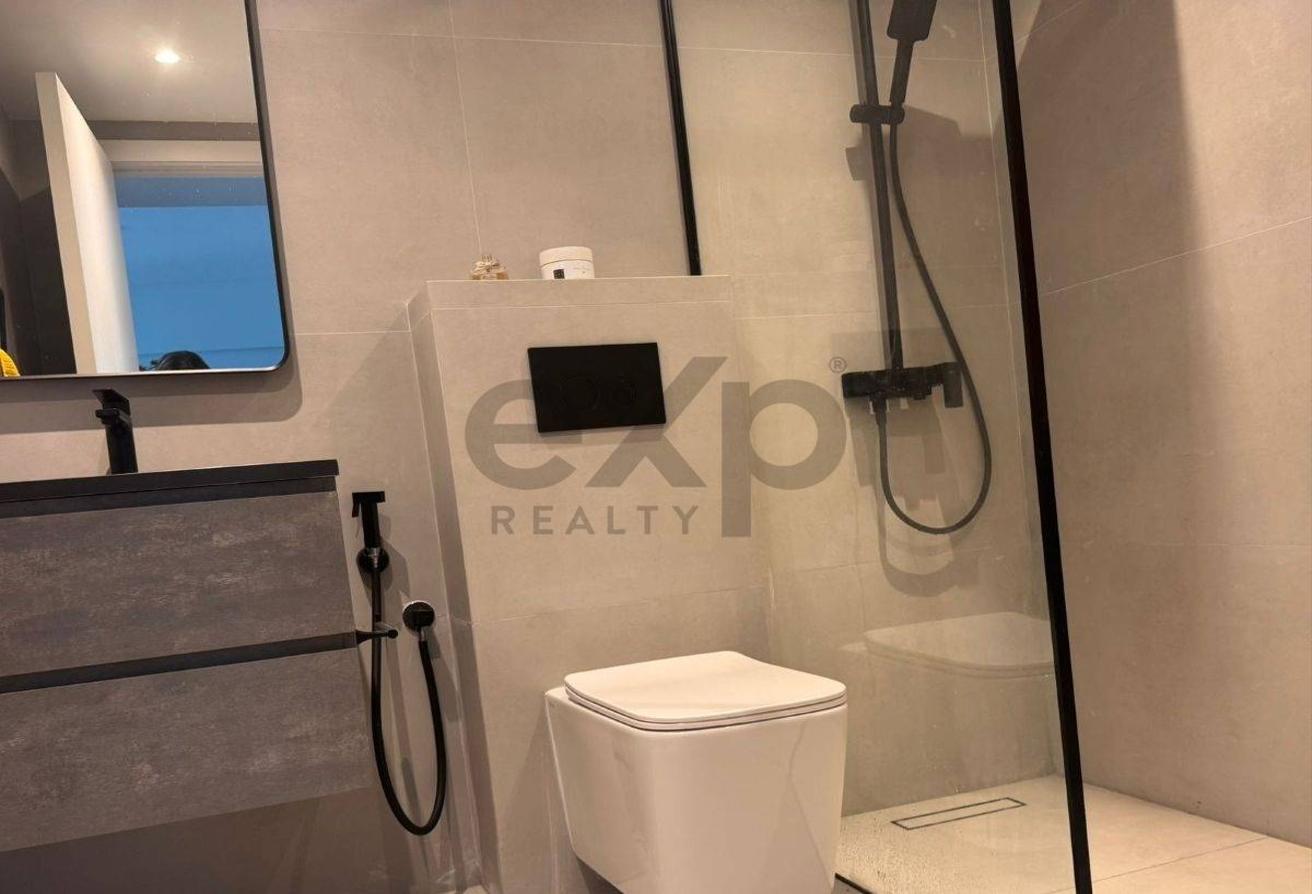 Fully Renovated | Brand New Furniture| | Vacant photo 8
