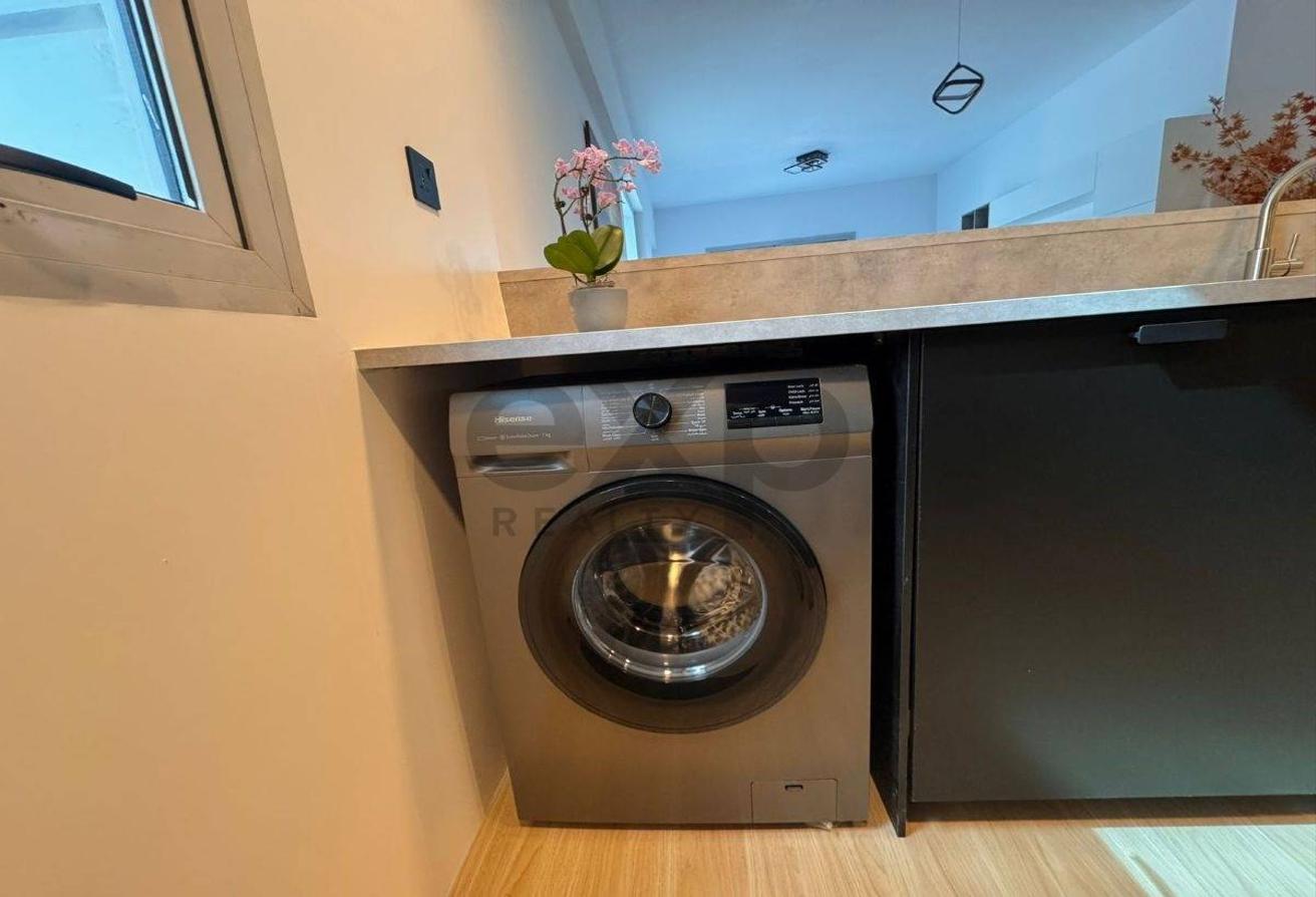Fully Renovated | Brand New Furniture| | Vacant photo 6