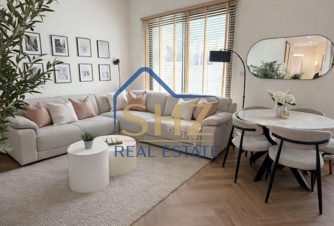 Upgraded | Fully Furnished | Single Row | Vacant — photo 2
