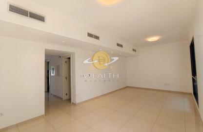 Townhouse - 3 - 4 for rent in Nasma Residence - Al Tai - Sharjah