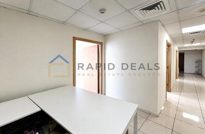 Office Space - Studio - 1 for rent in Fortune Executive - JLT Cluster T - Jumeirah Lake Towers - Dubai Office Space - Studio - 1 for rent in Fortune Executive - JLT Cluster T - Jumeirah Lake Towers - Dubai