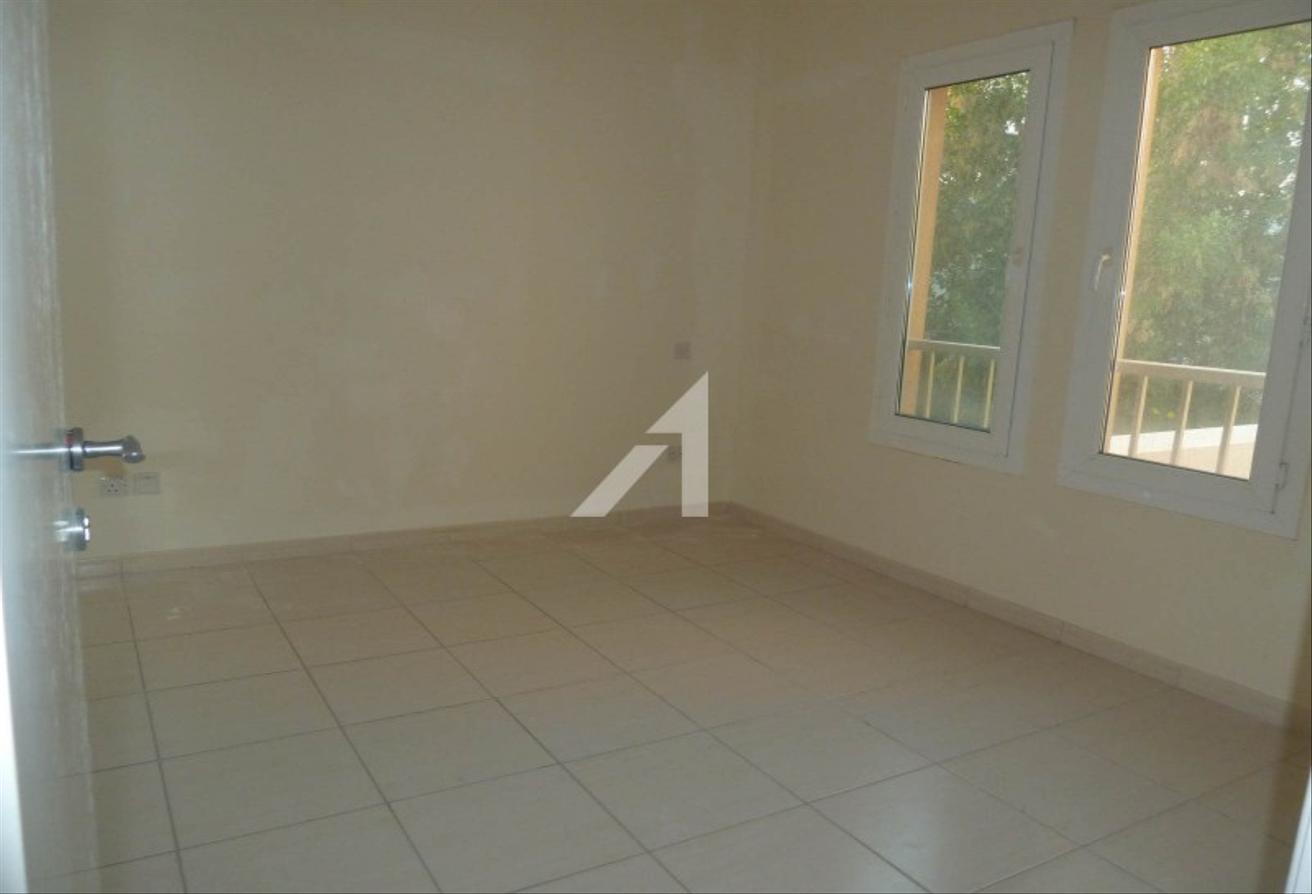 Spacious 3 BR Corner Plot Villa Type B End photo 5