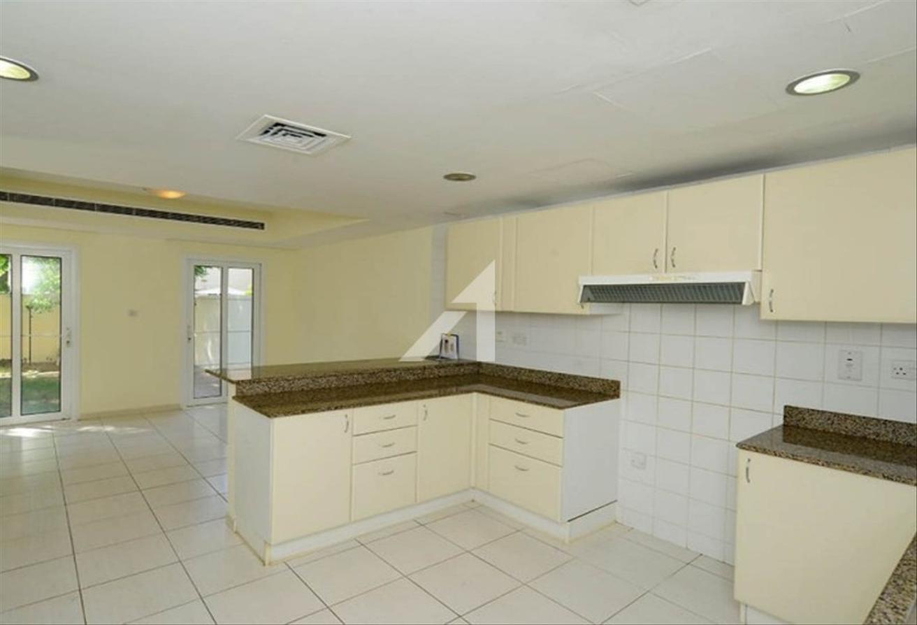 Spacious 3 BR Corner Plot Villa Type B End photo 8