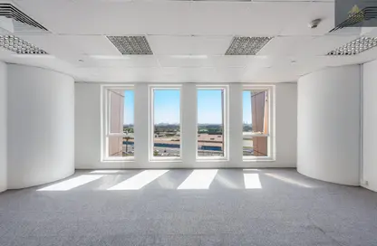 مكتب - غرفة نوم للايجار في برج تشرشل للأعمال - أبراج تشرشل - الخليج التجاري - دبي