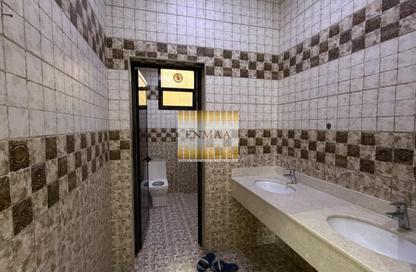 Villa - 4 Bedrooms - 5 Bathrooms for rent in Al Riffa - Ras Al Khaimah