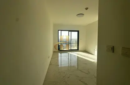 شقة - 1 حمام للايجار في جولدن دريم برج 1 - منطقة 18 - قرية جميرا الدائرية - دبي