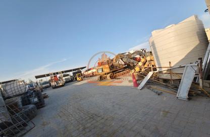 Factory - Studio - 2 Bathrooms for sale in Ali Mousa Building - Al Sajaa Industrial - Al Sajaa - Sharjah