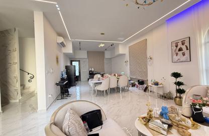 Villa - 5 - 6 for rent in Al Aweer 1 - Al Aweer - Dubai Villa - 5 - 6 for rent in Al Aweer 1 - Al Aweer - Dubai