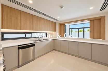 Villa - 5 - 6 for sale in The Pulse Beachfront 2 - The Pulse - Dubai South (Dubai World Central) - Dubai