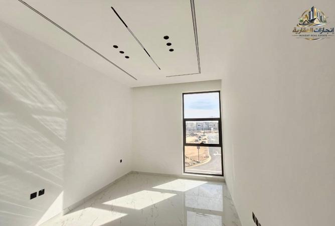 99117555 - Property Image 3