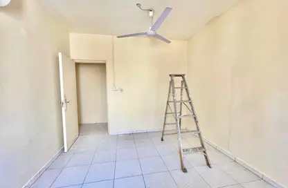 Apartment - 1 Bedroom - 1 Bathroom for rent in Muwailih Building - Muwaileh - Sharjah