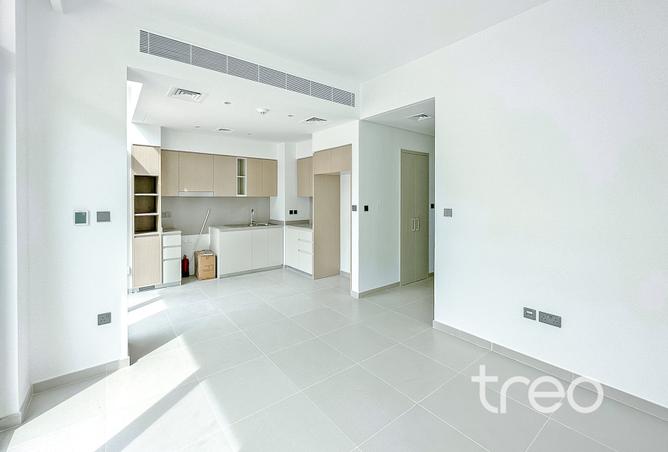 Prime location | 3 BDR + Maids | Landscaped photo 3