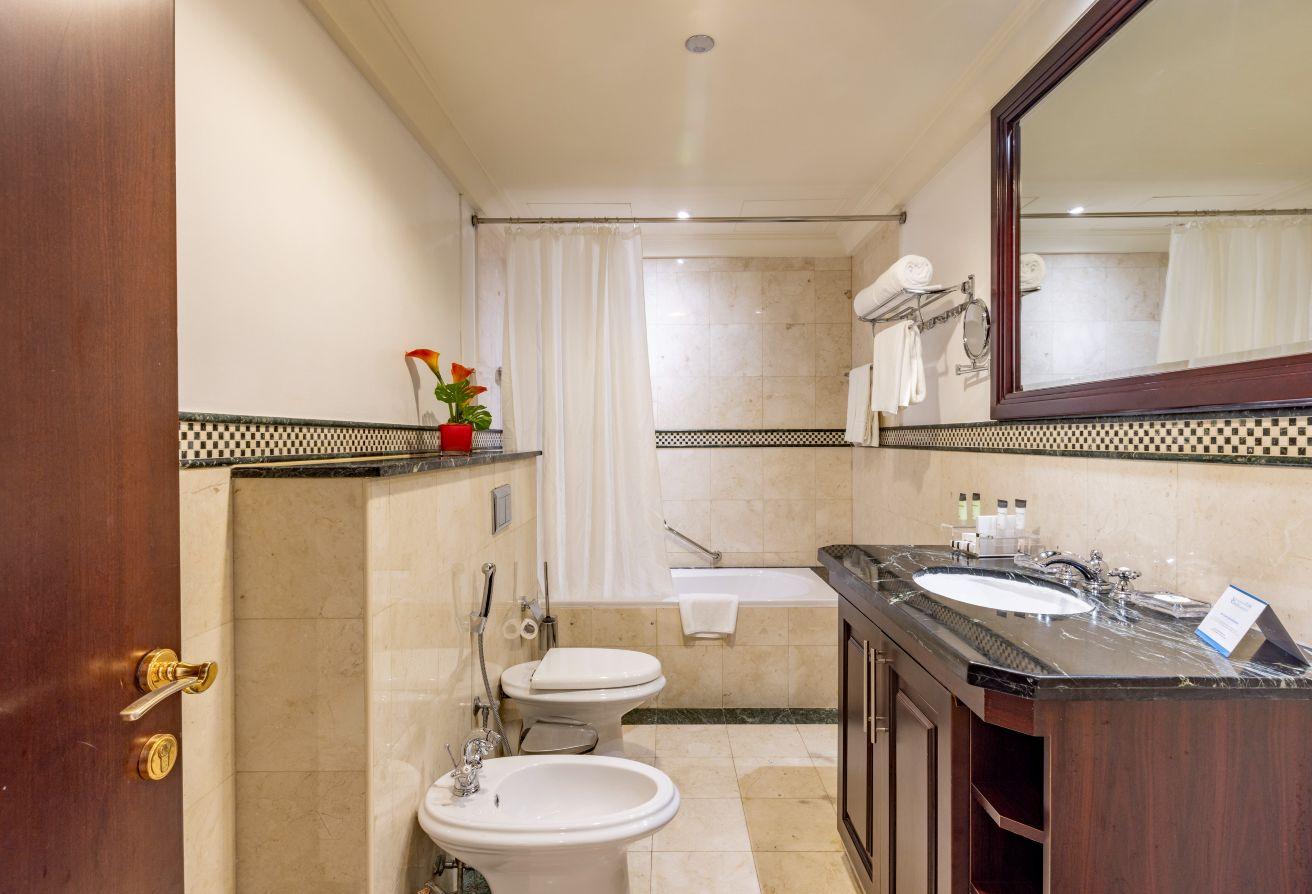 PRIVATE POOL l SPACIOUS PENTHOUSE l HEART OF JBR photo 24
