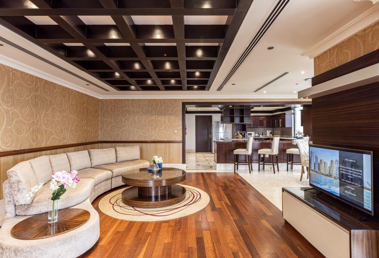 PRIVATE POOL l SPACIOUS PENTHOUSE l HEART OF JBR photo 8