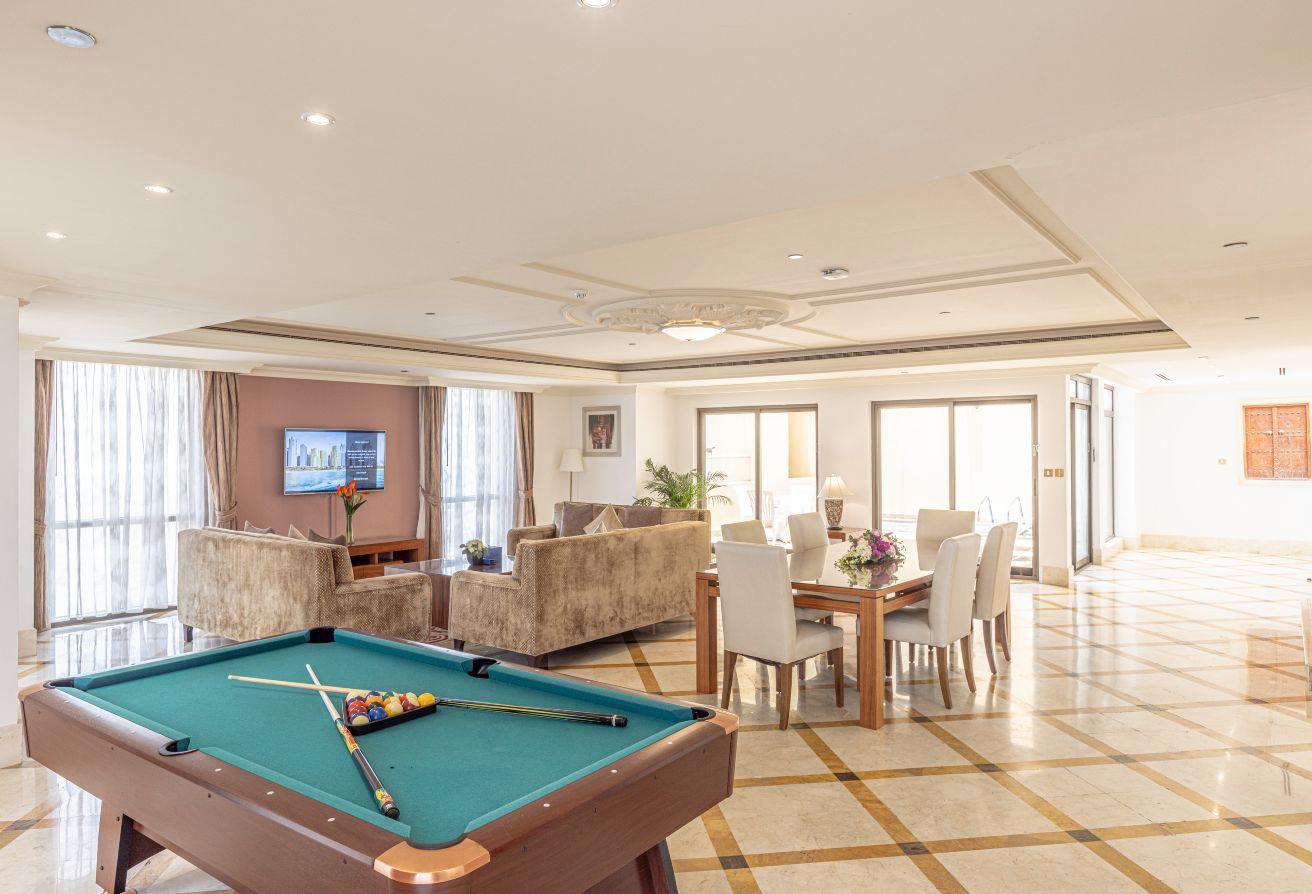 PRIVATE POOL l SPACIOUS PENTHOUSE l HEART OF JBR photo 6