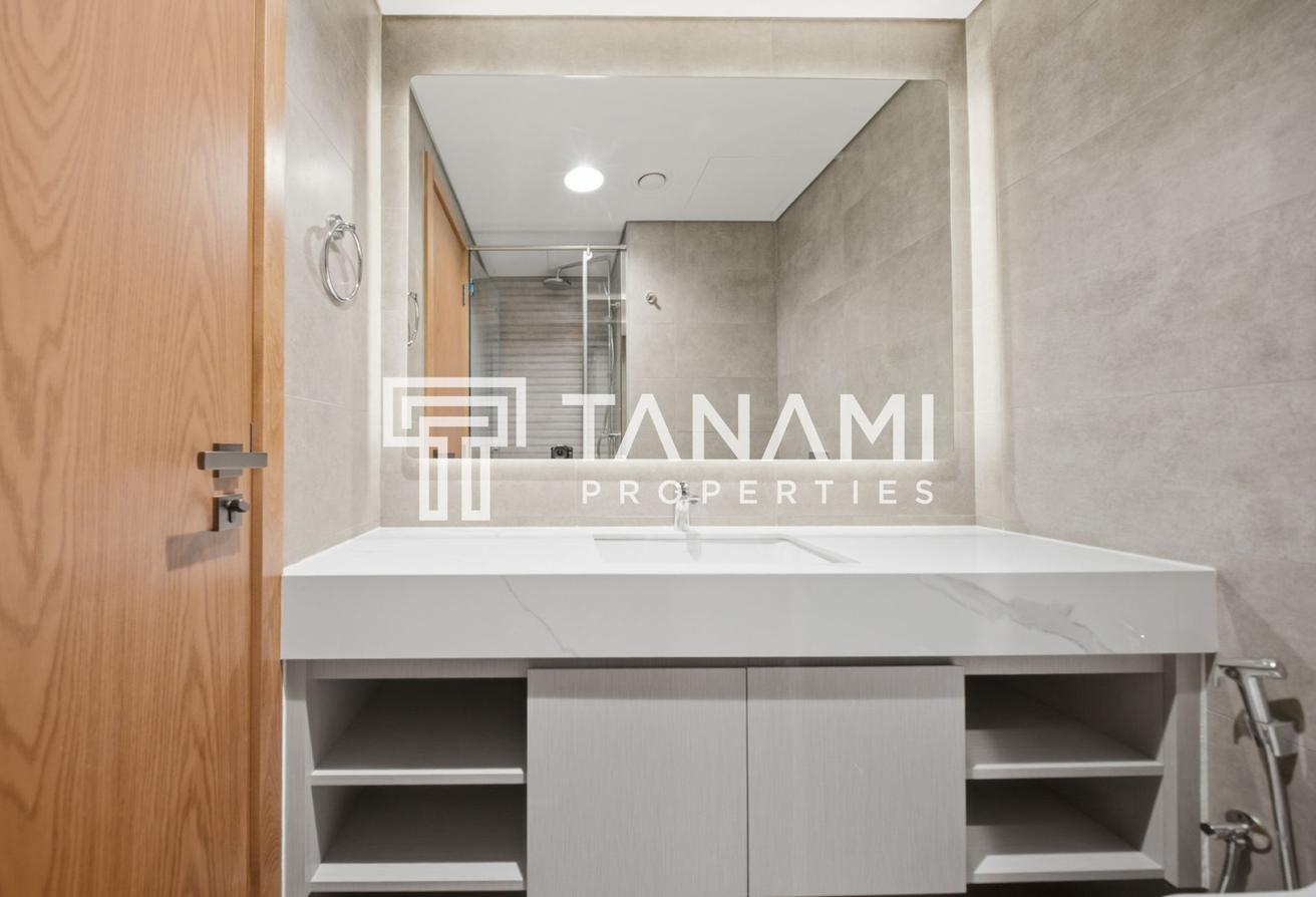 Modern Smart Home | Fully Furnished | Chiller Free photo 10