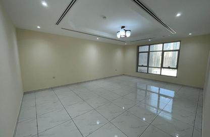 Apartment - 5 Bedrooms - 6 Bathrooms for rent in Al Bassam Tower - Al Majaz 3 - Al Majaz - Sharjah Apartment - 5 Bedrooms - 6 Bathrooms for rent in Al Bassam Tower - Al Majaz 3 - Al Majaz - Sharjah