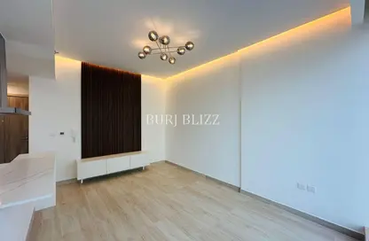 شقة - غرفة نوم - 2 حمامات للايجار في ذا ايست كريست - ديستريكت 17 - قرية جميرا الدائرية - دبي