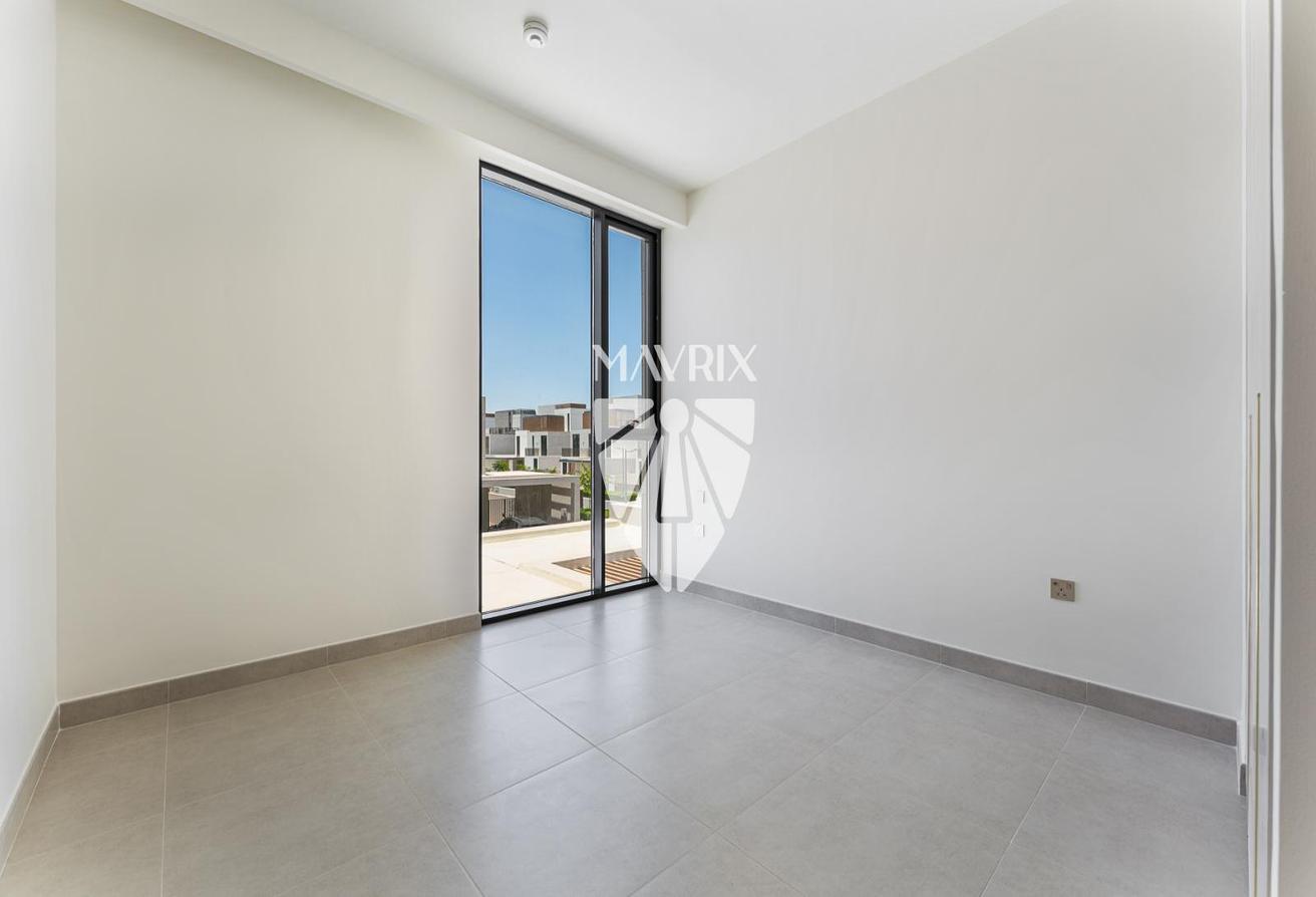 Move In Ready | Own Garden | Best Deal | Big Plot photo 16