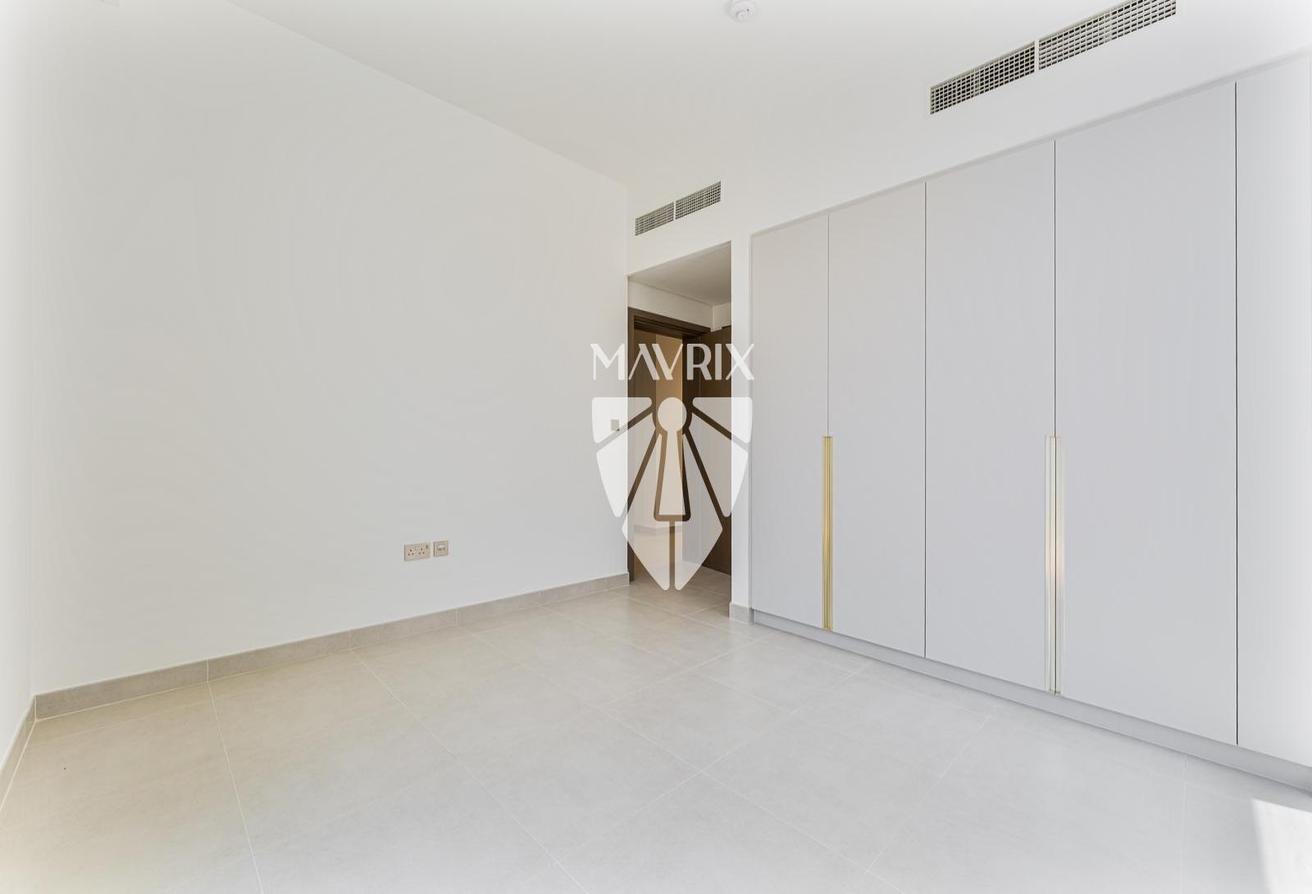 Move In Ready | Own Garden | Best Deal | Big Plot photo 4