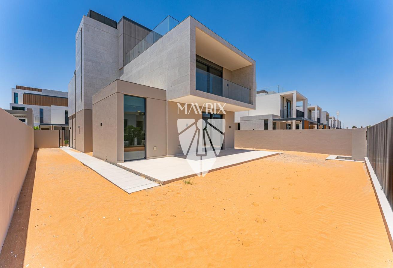 Move In Ready | Own Garden | Best Deal | Big Plot photo 2