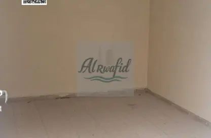 سكن عمال - استوديو - 8 حمامات للايجار في المنطقة الصناعية رقم 5 - المنطقة الصناعية بالشارقة - الشارقة