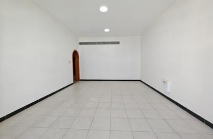 Apartment - 3 Bedrooms - 4 Bathrooms for rent in Al Karama - Dubai