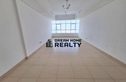 Apartment - 2 Bedrooms - 2 Bathrooms for rent in Al Khan Corniche - Al Khan - Sharjah