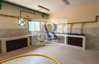 Labor Camp - Studio - 7+ Bathrooms for rent in Ali Mousa Building - Al Sajaa Industrial - Al Sajaa - Sharjah