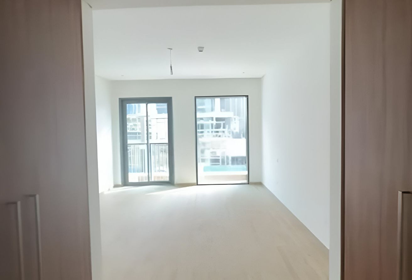 OPEN VIEW | VACANT | PRIME LOCATION gallery image