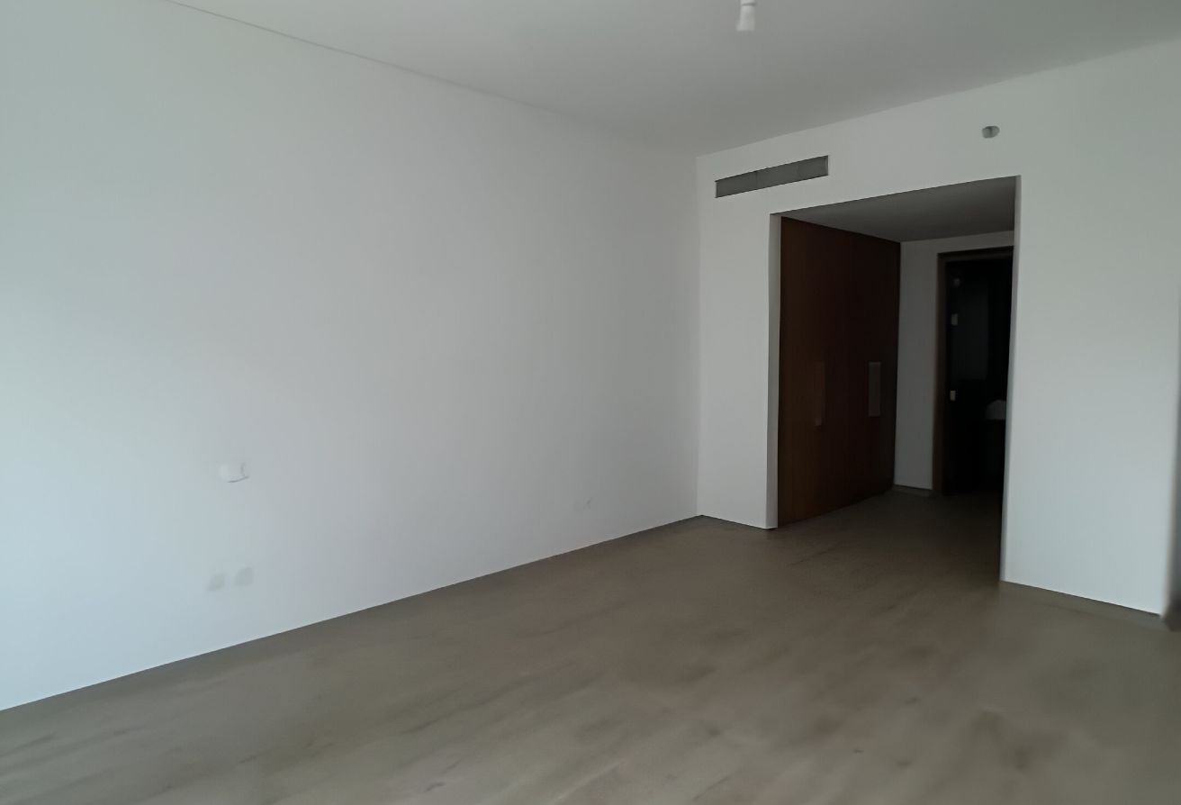 OPEN VIEW | VACANT | PRIME LOCATION gallery image