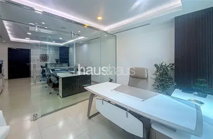 مكتب للايجار في برج تماني - الخليج التجاري - دبي