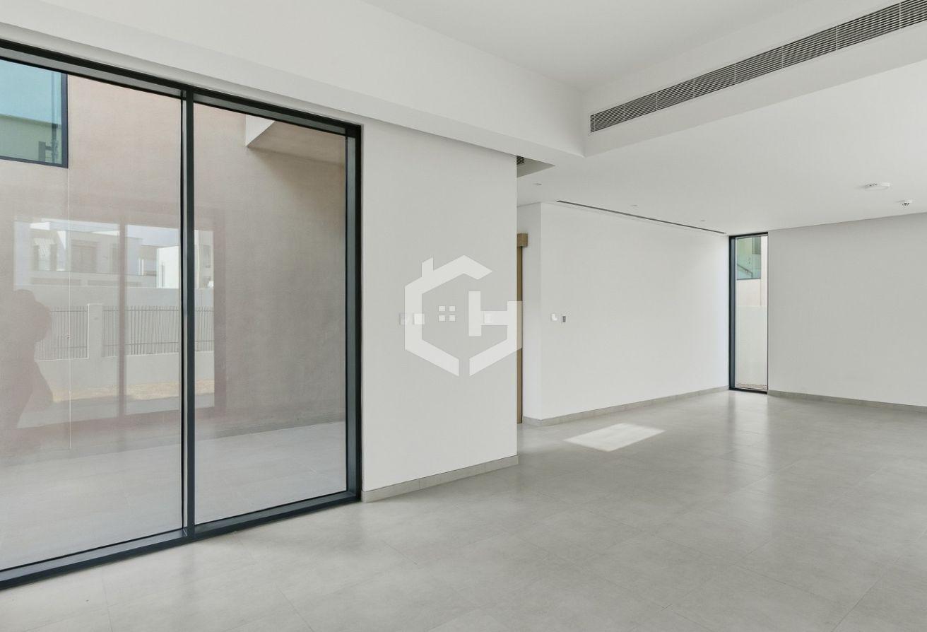 4 Bedroom Plus Maid | Single Row | Best Location photo 5